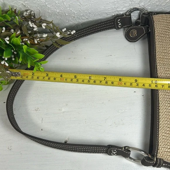 The SAK Tan and Brown Knit Leather Shoulder Bag w/ Hang Tag Leather Pad Bottom - Picture 13 of 16